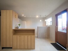 ロベルシー(ROBELCY)の雰囲気(柔らかな光が差し込む、落ち着いた店内♪)
