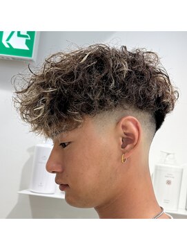 ルースト 南堀江店(ROOST) MEN’S/リバースセンターパート/ニュアンスパーマ/南堀江