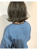ヘアデザイン ソラ(Sola) アッシュベージュカラー×ふんわり外ハネボブ