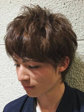 ブリランチン アイチダイガクマエ(Brilliantine Aichidaigakumae) 自然な束感のエアリーショートボブ