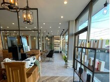 オーブ ヘアー シトラス 三島店(AUBE HAIR citrus)の雰囲気（開放感のある明るい店内で、くつろぎの時間をお過ごしください。）