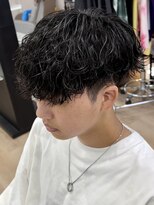 ウェイビーエフティフィフス 横浜西口(WAVEY ft.fifth)&nbsp;ツイストスパイラルパーマ波巻きスパイラル刈り上げマッシュ