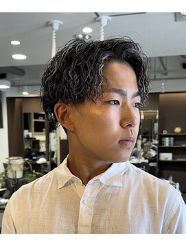 サロン ド ロイ(Salon de Roi) ホワイトメッシュパーマ センターパート