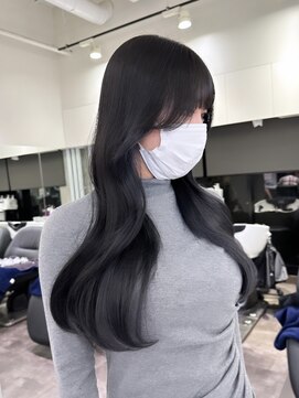 ロムーク 表参道(LOMKH) 秋の小顔ロングレイヤーカット顔周りシールエクステブルーカラー