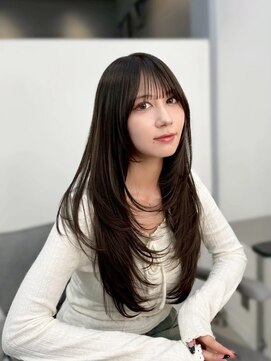 ヒュー 広島(HEW) 20代30代レイヤーカット