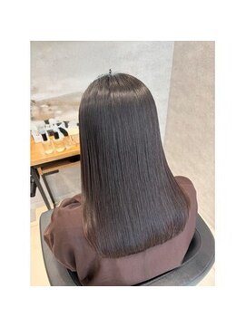アース 二俣川店(HAIR&MAKE EARTH) 柔らかさを叶える、プレミアムストレート【三軒茶屋】