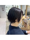首元すっきり、丸みがきれいなコンパクトショートボブ
