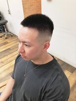 ジェナ(Jena) スキンフェードオシャレ坊主