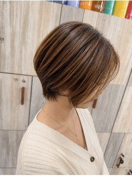 アースオーセンティック 徳島北島店(EARTH Authentic) 大人女性に人気の丸みショート