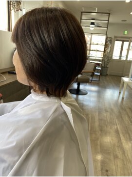 ヘミ(hemi) 大人可愛いショートボブ