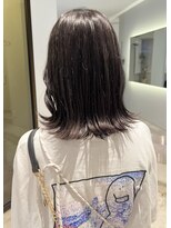 ケリーアン 太田(kelly.un)&nbsp;透明感抜群　ダークグレーカラー