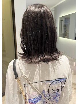 ケリーアン 太田(kelly.un) 透明感抜群　ダークグレーカラー