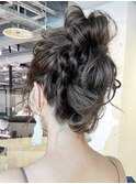 ニュアンスお団子アレンジ_斜めバンググレージュカラー_ba407052