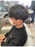 guest snap 刈り上げ前下がりマッシュ×波巻きパーマ