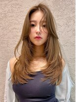 ロンド アンブル 四条烏丸(Lond ambre) 計算されたレイヤーカットが目を引く美しさ