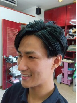 ヘアーサロン ピエロ ツーブロック/アップバング/センターパート/刈り上げ
