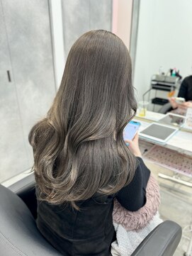 クム(kumu) 【kumu】レイヤー/くびれ巻き/髪質改善/グレージュ/名古屋