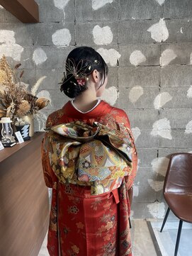 ユニ バイ ミリィ 四日市(uni by mily) 【uni 小寺】成人式後撮り用振袖スタイル