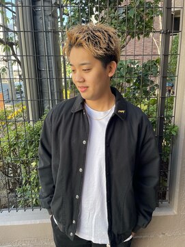 キング 高槻(K!ng) 縮毛矯正髪質改善ハイライトレイヤーカット高槻美容室エクステ