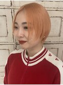 ショート × サーモンオレンジ × ダブルカラー × ブリーチ