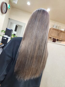 ミラシィ 成田(Mirashy) ハイライトカラーミルクティーベージュレイヤーカット