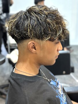 ニアウ 高崎店(Niau) メンズマッシュフェードスペインカール群馬高崎眉毛韓国