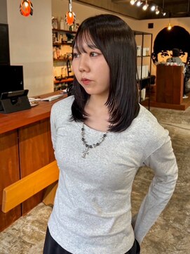 ニードジェリコ(NEED JERICHO) 顔まわりとレイヤーのバランスを考えながら切るスタイル