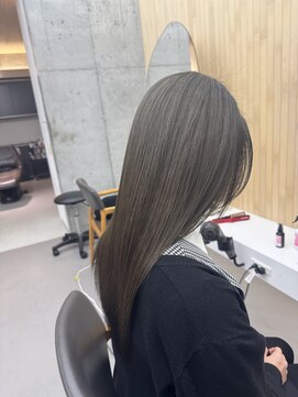 スト 静岡鷹匠(sto) 着物ヘア/ダークアッシュ/ミディアムレイヤーカット/静岡鷹匠