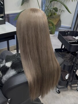 ジゼル 小倉(GiseL) ロング/ ホワイトベージュ