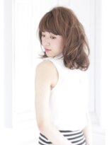 女らしさがさりげないニュアンスロブ