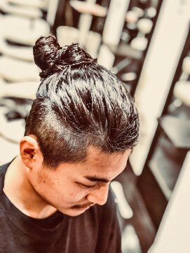 オムヘアーバイグルーマーズ(HOMME HAIR by GROOMER/S) メンズロング×2ブロック×スパイラルパーマ.Hommehair2nd櫻井