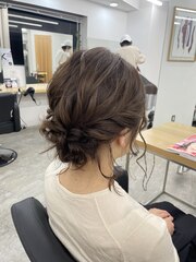 結婚式パーティヘアセットゆるふわアレンジ