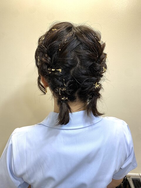 ショートヘアアレンジ お呼ばれ 金箔 ツインテール