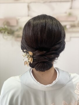 ヘアセットサロンエッジ(Edge) 入学式に訪問着でちょいゆるシニヨン