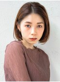 顔周りレイヤーカットくびれヘアミルクティーベージュカラー