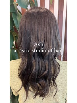 アッシュ アーティスティック スタジオ オブ ヘア(Ash artistic studio of hair) 暗めカラー