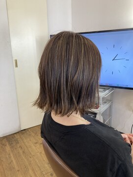 コワファースト 別府 外ハネハイライトボブ