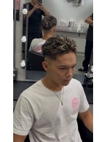 メンズサロン キング 枚方店(Men’s salon K!ng)&nbsp;ホワイトメッシュ/ツイスト/ツイスパ/パーマ/メンズ/眉毛