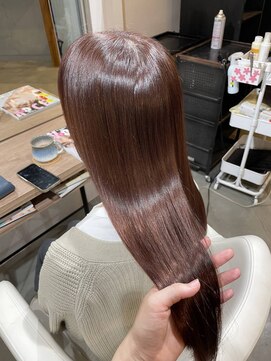 艶感ブラウンのナチュラル縮毛矯正