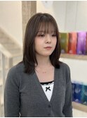 オリーブグレージュ