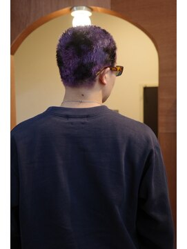 エディ(Edy) スパイキーショートケアブリーチダブルカラー外国人風眉毛カット