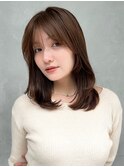 ミディアムレイヤー くびれヘア 顔周りカット ラテグレージュ
