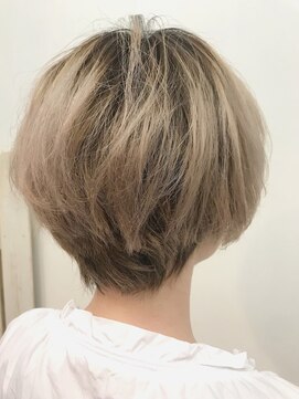 ベルナ(BELUNA) 魅せ髪☆ウルフマッシュ