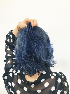 ラブロ サロン(Salon) ブルー