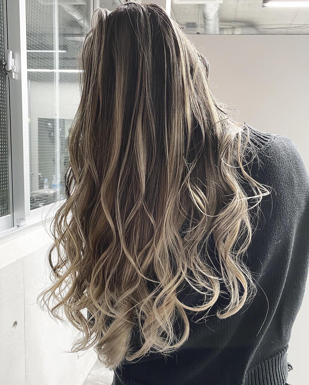 新品　人毛　夏に嬉しい　メッシュカラー　ブラウン　スーパーロング　Mサイズ 新品 人毛 夏に嬉しい インナーカラー ブラウン スーパーロング