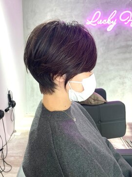 ラッキーヘア 加古川(Lucky Hair) グレージュカラー×くびれショート【カドワキ】