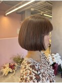 ピンクベージュ×ボブスタイル