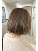 大人可愛いミニボブ×ベージュカラー