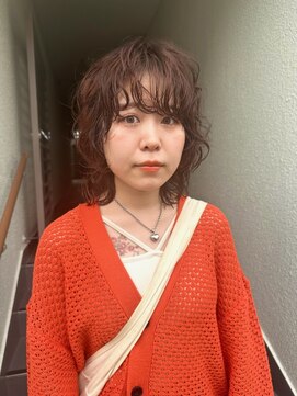 イロ(IRO) medium curly wolf