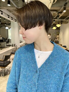 ダンボ(DUMBO) ショート前下がり前上がり刈り上げ